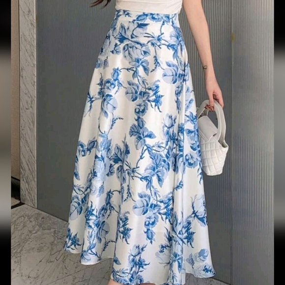 Women's High Waist Floral Print Maxi Elegant Skirt - Picture 2 of 4